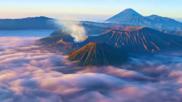 Niesamowity Wulkan Mount Bromo Podczas Wschodu Słońca Punktu Widzenia Króla — Wideo stockowe