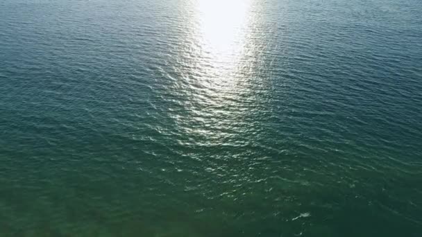 晴れた日のバードアイビュー海 海の波の背景 — ストック動画
