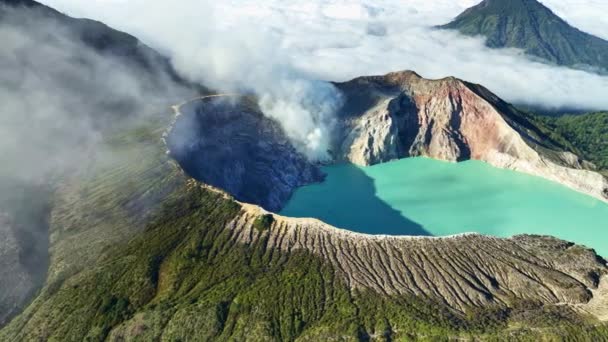Kawah Ijen Yanardağının Gündoğumunda Turkuaz Sülfür Gölüyle Hava Görüntüsü Endonezya — Stok video
