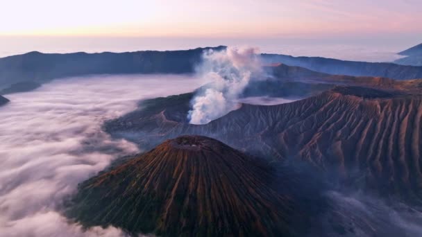 Luftaufnahme Von Amazing Mount Bromo Vulkan Bei Sonnenaufgang Himmel Schöne — Stockvideo