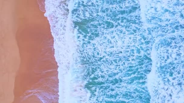 Дивовижні Хвилі Аварії Піщаному Березі Пляжі Пхукет Таїланді Красивий Пляж — стокове відео