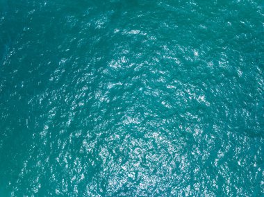 Deniz suyu yüzeyi okyanus arka planı, güneşli bir günde kuş bakışı okyanus, deniz dalgaları su arka planı, deniz manzarası