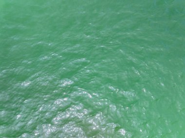 Yaz günündeki güzel deniz dokusu yaz mevsiminde doğa deniz manzarası, doğa çevre ve seyahat arka planı.