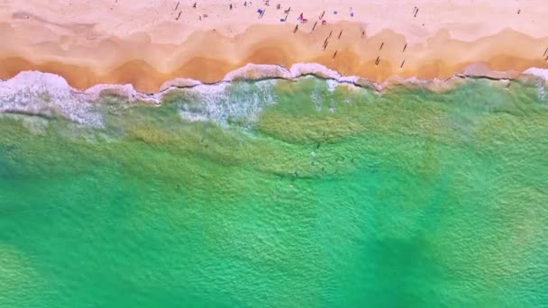 Erstaunliche Wellen Krachen Auf Sandstrand Phuket Beach Thailand Wunderschöner Strandhintergrund — Stockvideo