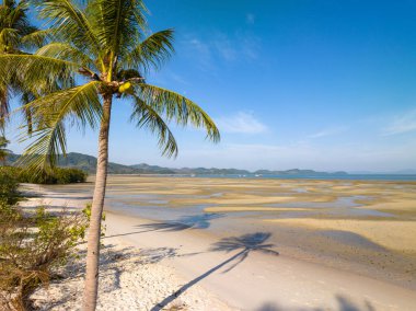 Yaz mevsiminde açık denizde güzel bir deniz manzarası, Doğa Çevre ve Seyahat arka planı