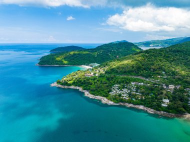 Phuket Adası Tayland 'daki tropik deniz kıyılarının hava görüntüsü, güzel deniz manzarası.