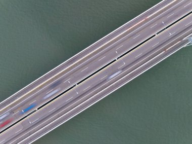 Hava üstten görünüm dron atış Bridge Köprüsü yol görüntü ulaşım arka plan konsepti otomobil ile