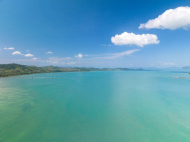 Deniz suyu yüzeyi okyanus arka planı, güneşli bir günde kuş bakışı okyanus, deniz dalgaları su arka planı, deniz manzarası