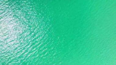 Hava manzaralı tropikal deniz arka planı, yaz günü arka planında doğa deniz manzarası