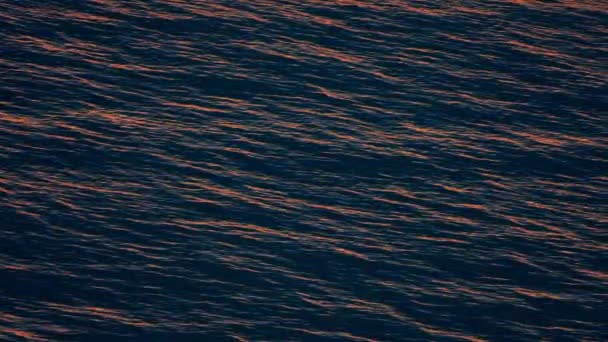 Повітряний Вигляд Темні Хвилі Ламаються Пляжі Вид Краєвиди Дивовижних Океанічних — стокове відео