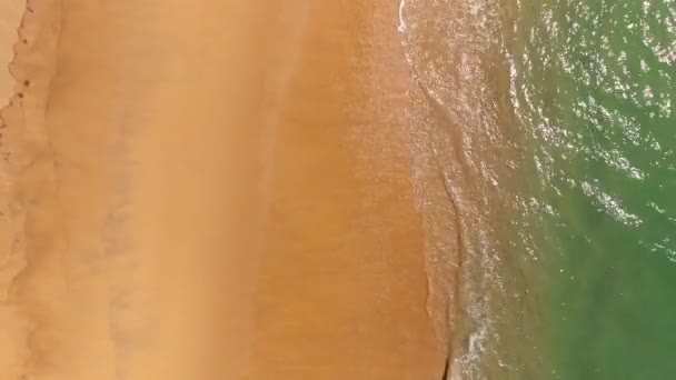 Valuri Uimitoare Care Prăbușesc Malul Nisipului Fundal Frumos Mare Fundal — Videoclip de stoc