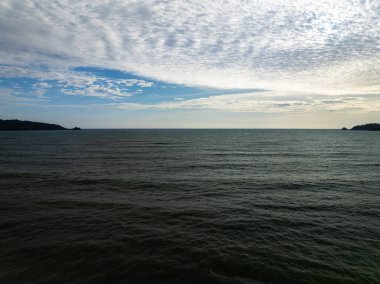 Yaz deniz dalgaları doğa arka planı, drone hava manzarası okyanus arka planı