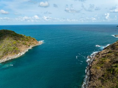 Yaz deniz dalgaları doğa arka planı, drone hava manzarası okyanus arka planı