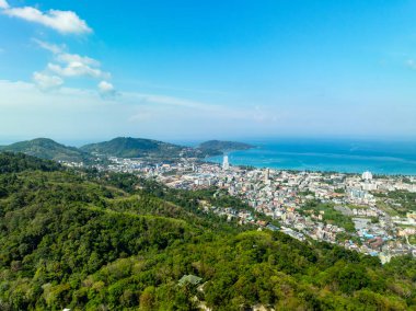 İHA kamerasından Kathu bölgesi Phuket Tayland 'ın havadan görüntüsü