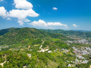 İHA kamerasından Kathu bölgesi Phuket Tayland 'ın havadan görüntüsü