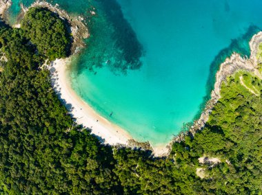 Özgürlük Sahili Phuket Tayland 'daki güzel Phuket Adası' ndaki Tropikal sahil manzarası inanılmaz.