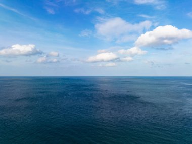 Kuş bakışı fotoğraflarda deniz dalgalarının drone görüntüsü, dalgalar arka plan