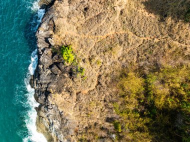 Phuket Adası 'ndaki güzel sahil Tayland, güneşli yaz günü okyanus arka planı