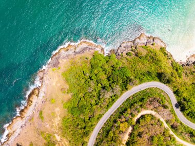 Phuket Tayland 'da deniz manzarası yaz mevsiminde deniz manzarası, doğa ortamı ve seyahat arka planı.
