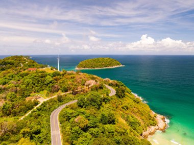 Drone Manzarası Phuket Tayland 'da yüksek mevsimde güzel bulutlar mavi gökyüzü