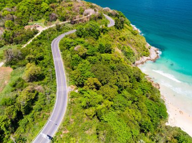 Drone Manzarası Phuket Tayland 'da yüksek mevsimde güzel deniz