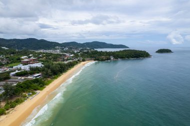 Phuket Adası Tayland 'da yaz mevsiminde güzel bir deniz manzarası.