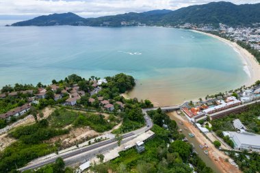 Phuket Adası Tayland 'da yaz mevsiminde güzel bir deniz manzarası.