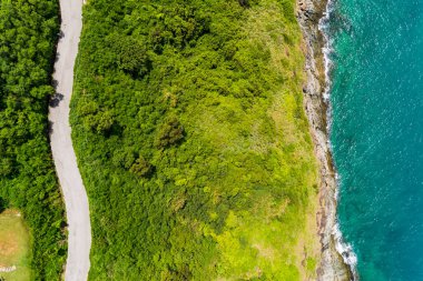 Phuket Tayland 'daki en iyi deniz manzaralı deniz kıyısı açık deniz yaz mevsimi arka planında.