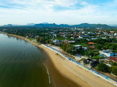 Tayland 'da yüksek seyahat mevsiminde güzel deniz manzarası, doğa gökyüzü deniz arka planı, yüksek açılı deniz manzarası doğa manzarası
