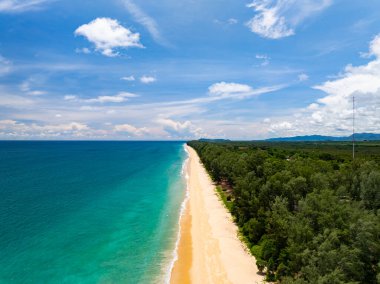 Yaz mevsiminde güzel deniz manzarası, doğa deniz dalgaları arka plan