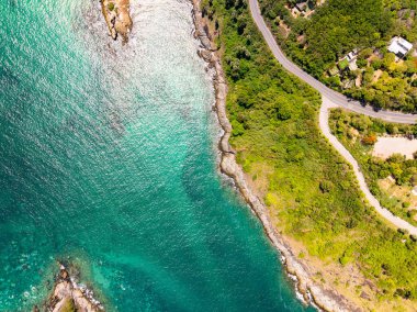 Yaz mevsiminde güzel deniz manzarası, doğa deniz dalgaları arka plan