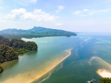 Yaz mevsimi arka planında inanılmaz deniz yüzeyi, doğa dalgaları deniz sahili arka planı