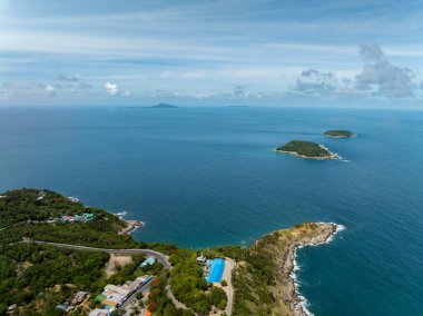 Muhteşem deniz manzarası, güzel Phuket Adası Tayland 'daki Tropikal sahil manzarası.