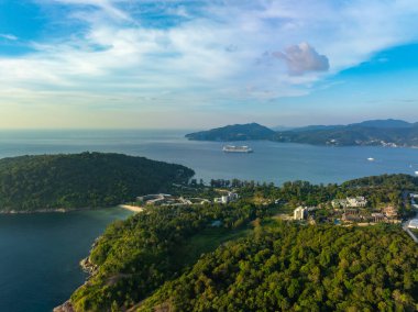 Phuket Tayland 'da yaz mevsiminde güzel deniz manzarası