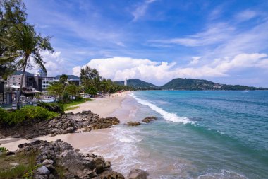 Phuket Tayland 'da yüksek açılı Patong plajı
