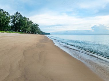 Hava manzaralı güzel deniz yüzeyi arka planı, inanılmaz dalgalar okyanus arka planını şekillendiriyor.