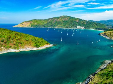 Hava manzaralı deniz manzaralı arka plan, Phuket Adası Tayland 'daki inanılmaz deniz manzaralı sahil.