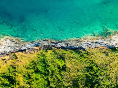 Hava manzaralı deniz manzaralı arka plan, Phuket Adası Tayland 'daki inanılmaz deniz manzaralı sahil.