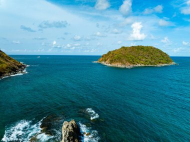 Hava manzaralı deniz manzaralı arka plan, Phuket Adası Tayland 'daki inanılmaz deniz manzaralı sahil.