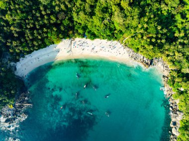 Hava manzaralı deniz manzaralı arka plan, Phuket Adası Tayland 'daki inanılmaz deniz manzaralı sahil.