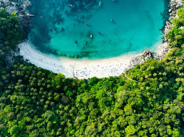 Hava manzaralı deniz manzaralı arka plan, Phuket Adası Tayland 'daki inanılmaz deniz manzaralı sahil.