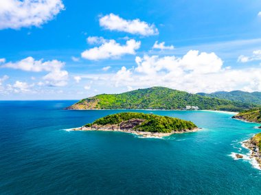 Tayland 'daki Phuket Adası' nda yaz mevsiminde deniz manzarası.