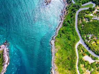 Tayland 'daki Phuket Adası' nda yaz mevsiminde deniz manzarası.