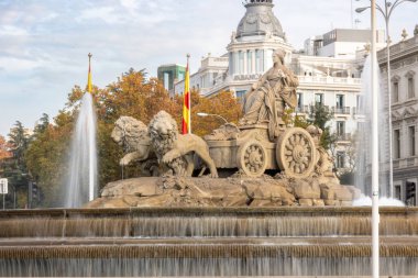 Cibeles Fountain, Madrid, İspanya 'daki sembolik Plaza de Cibeles' de..