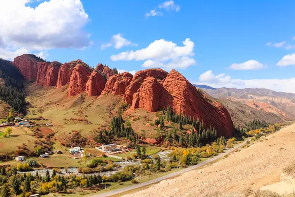 stock image Aerial view of Jeti-Oguz gorge with huge red-brown cliffs