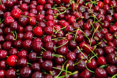 Olgun kirazların dokusu bir sırada