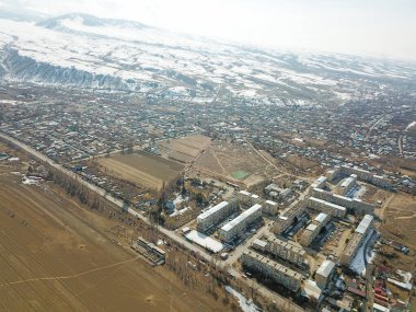 Kırgızistan Karakol şehrinin hava görüntüsü