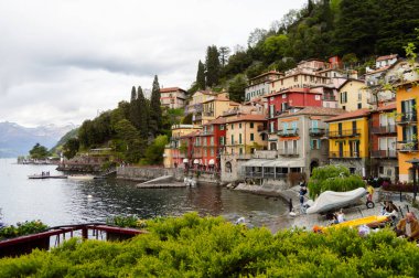 Como, İtalya - 25 Mart 2023: Como Gölü, İtalya