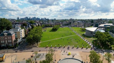 Amsterdam, Hollanda - 31 Mayıs 2023: Hollanda Rijksmuseum Ulusal Müzesi yakınlarındaki Müzenin havadan görünüşü