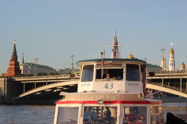 Moskova, Rusya - 8 Ağustos 2016: Moskova teknesi nehirde